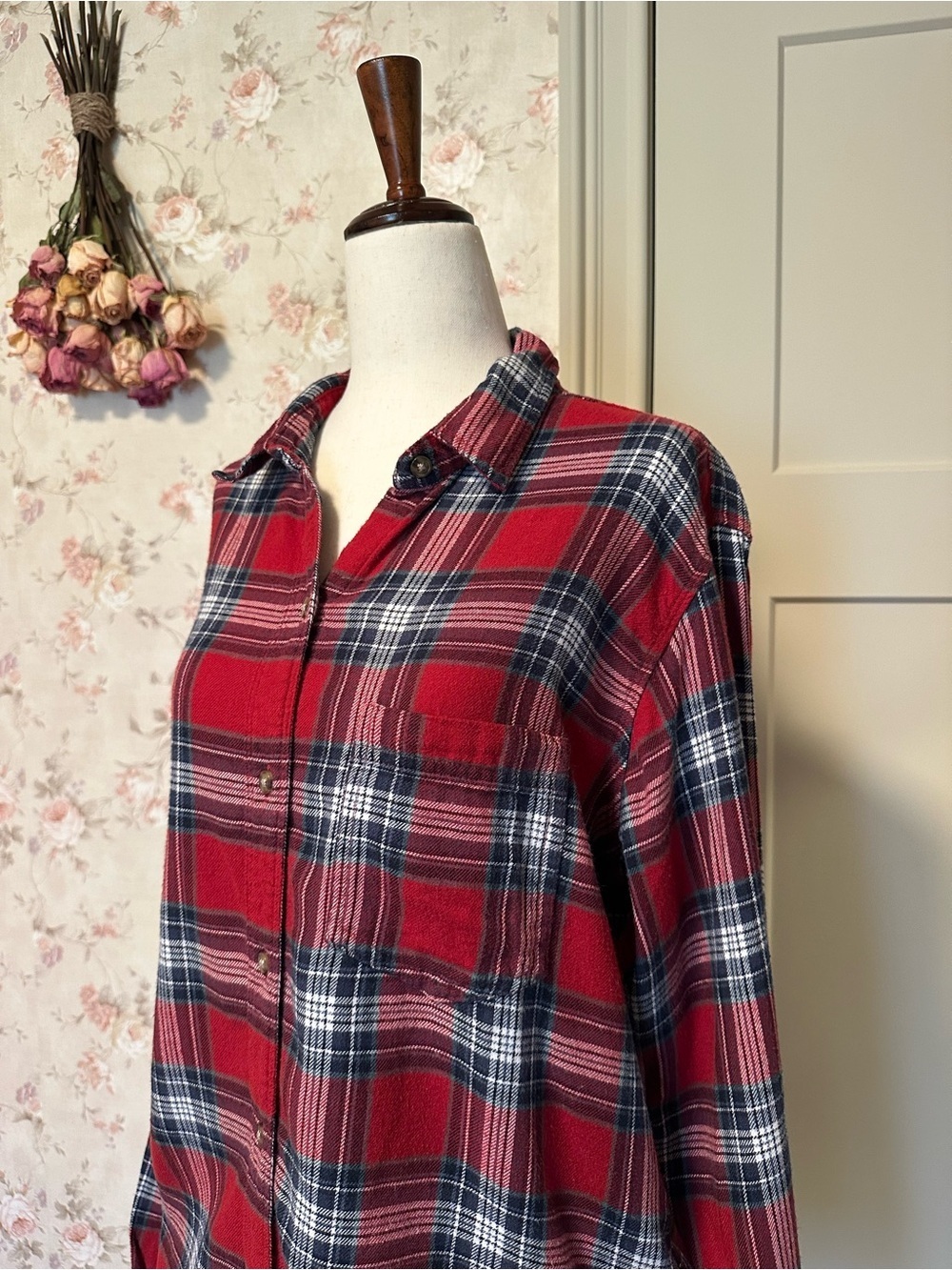 Abercrombie & Fitch Flannel Shirt Red & Blue Plaid Size Large - Picture 3 of 11